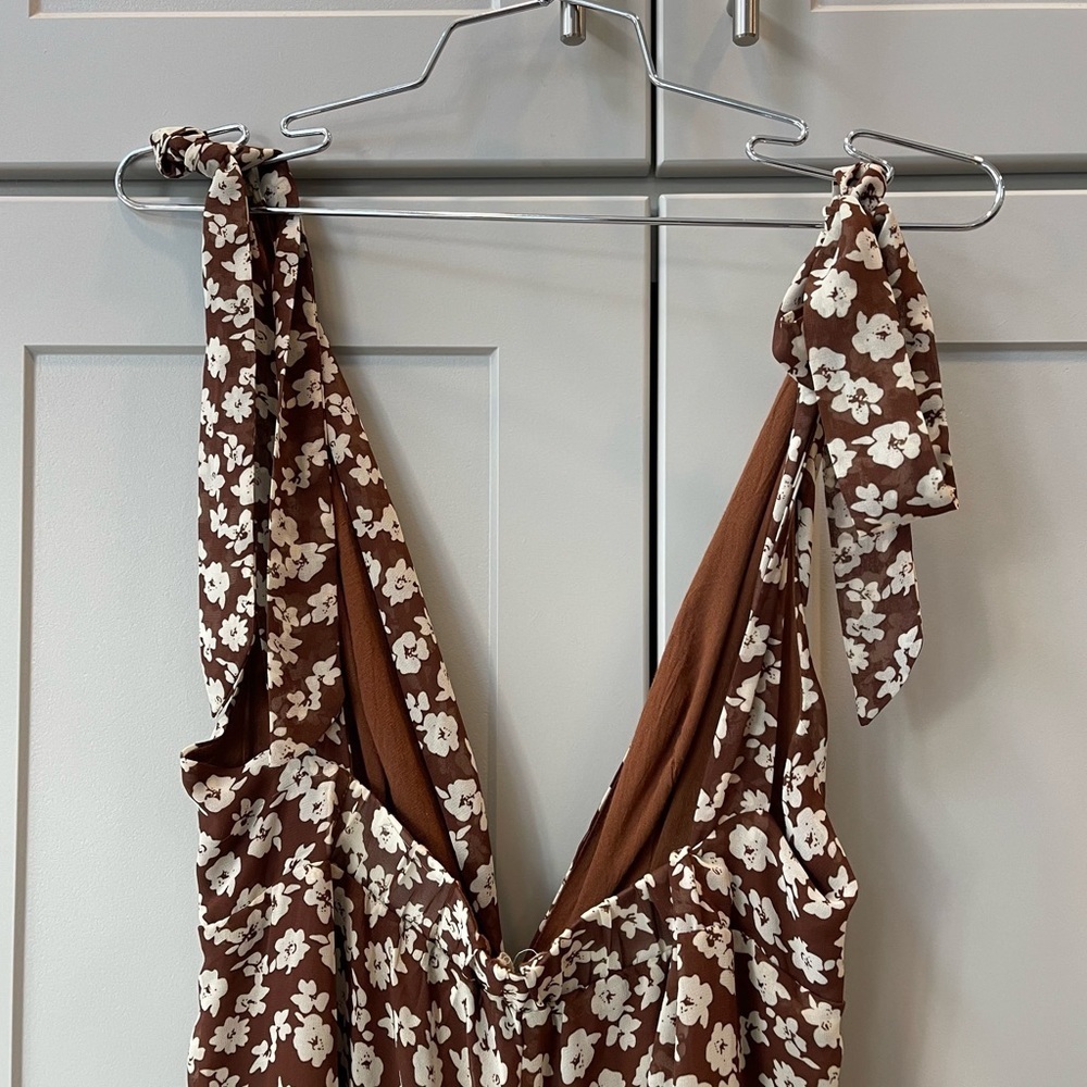 Urban Outfitters Inge Chiffon Plunge Tiered Ruffle Jumpsuit Floral Brown Boho XS - Picture 9 of 12